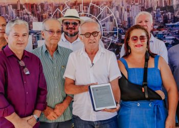 Cícero autoriza pavimentação de 14 ruas no Bessa e Aeroclube