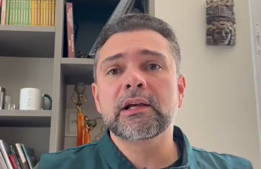 Após 11 dias internado, tutor reencontra cadela que o esperou em frente a hospital