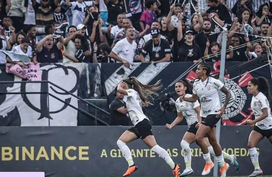 Turista morre afogado ao tentar buscar bola no mar, em João Pessoa