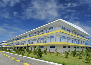 Faculdade de João Pessoa proíbe alunos de alimentar e dar água a animais no Campus