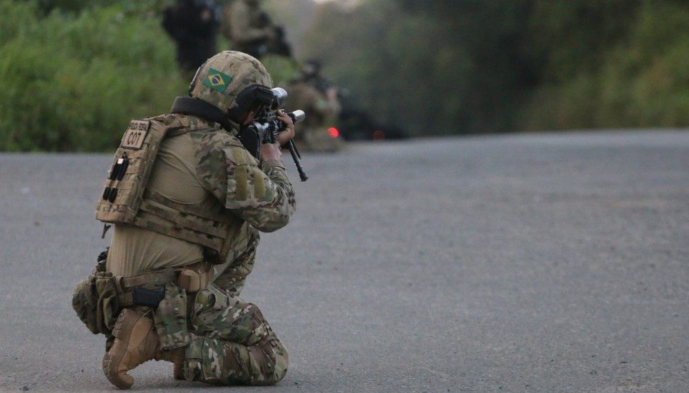 PF e mais 4 homens morrem em operação na Bahia; suspeitos se escondem em matagal