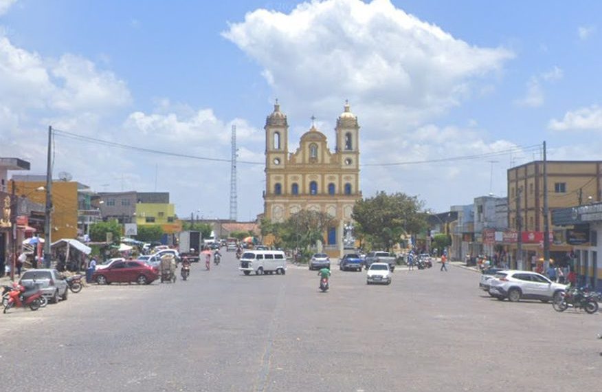 Criminosos se passam por policiais, invadem casa e assassinam jovem em Pedras de Fogo
