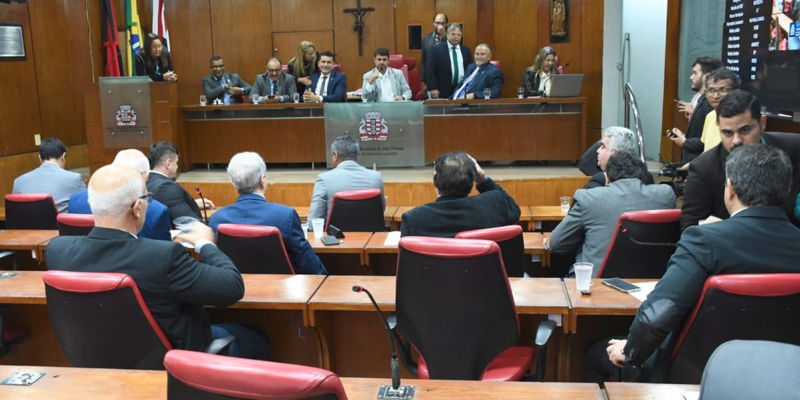 Cadeia: deputado paraibano quer redução da maioridade penal para 15 anos