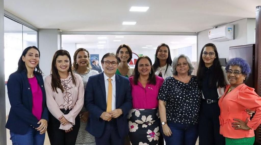 OAB-PB se engaja a campanha Outubro Rosa do hospital Napoleão Laureano