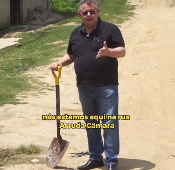 “PEGANDO CARONA COM A PÁ: Pimentel Filho busca autopromoção ao cobrar ações já encaminhadas pela PMCG para obras em ruas da cidade