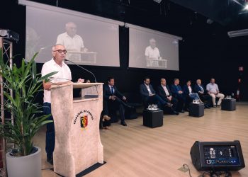 Cícero Lucena recebe prêmio por boas práticas em seminário que discute sustentabilidade e saneamento