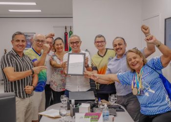 Prefeito assina lei que reconhece o Câmbio como esporte referência para idosos e pessoas com dificuldades fisicomotoras