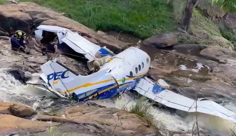 Polícia responsabiliza pilotos por acidente que matou Marília Mendonça