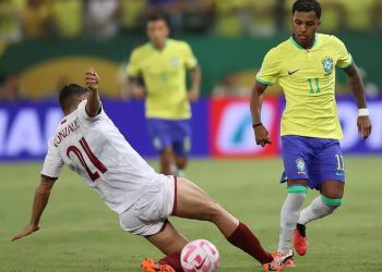 Brasil joga mal, sofre gol no fim e fica no empate em 1 a 1 com a Venezuela