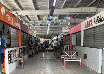 Homem é morto a tiros em praça de alimentação no shopping popular do Varadouro, em João Pessoa