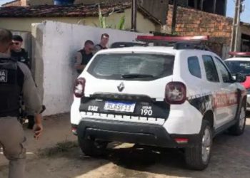 Mulher que matou filho após discussão é ouvida e vai responder em liberdade