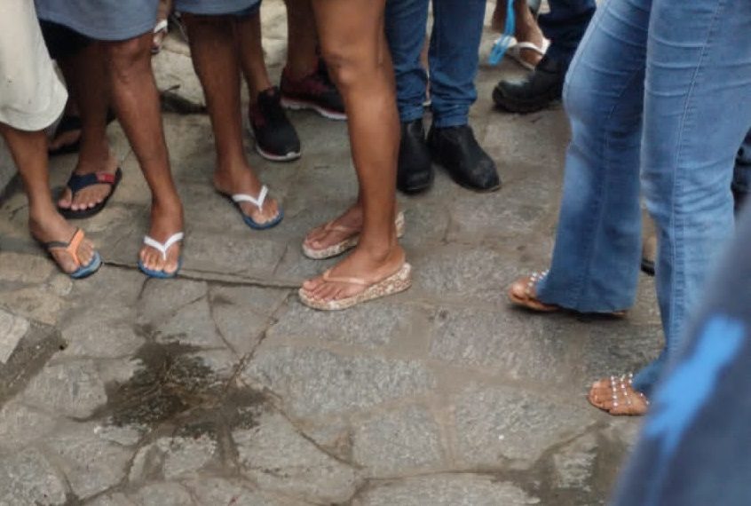 Homem é morto a tiros em praça de alimentação no shopping popular do Varadouro, em João Pessoa