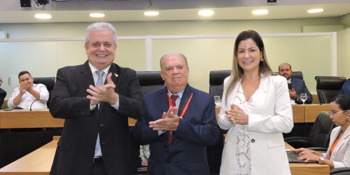 ALPB concede Medalha Governador Pedro Gondim ao médico Severino Batista de Carvalho