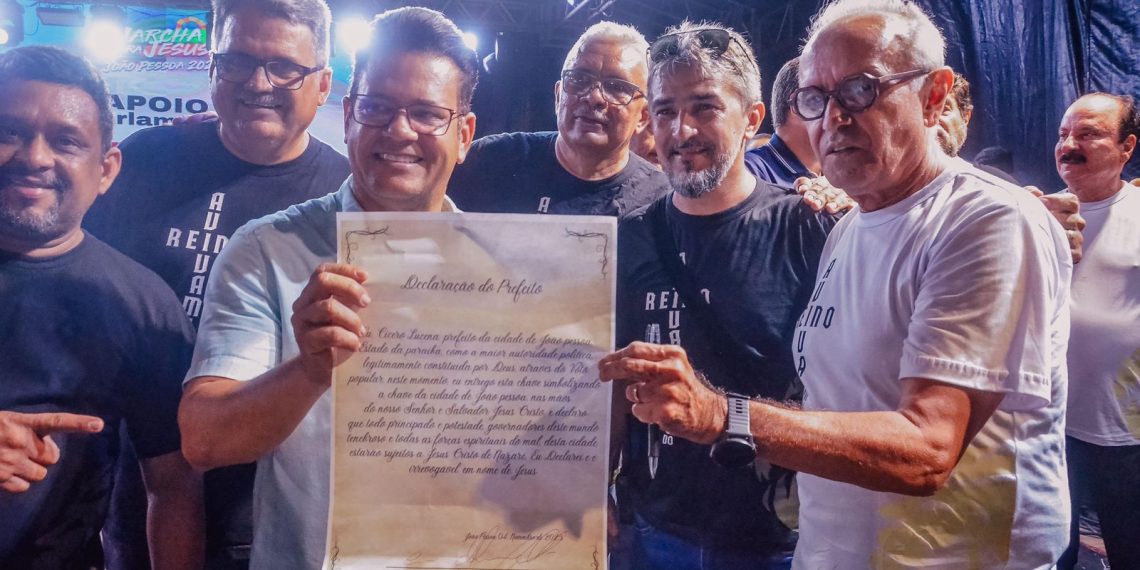 Cícero Lucena celebra Marcha para Jesus com fiéis e afirma que evento representa momento para agradecer e expressar fé