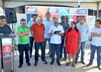 Cicero Lucena autoriza obras de pavimentação em 18 ruas do Muçumagro