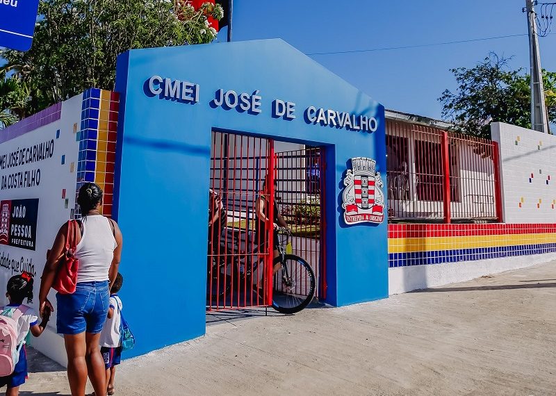 Cícero Lucena entrega CMEI José Carvalho, a 32ª unidade escolar reconstruída pela Prefeitura