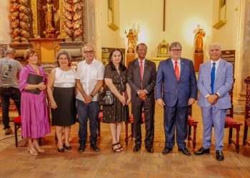 Cícero Lucena destaca preservação da história durante lançamento do livro ‘Governantes da Paraíba’