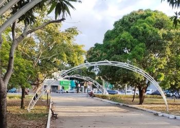 Iluminação natalina montada pela Prefeitura de João Pessoa é alvo de vandalismo