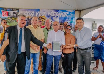 Cícero Lucena autoriza obras em oito ruas do Geisel, dentro do programa de ‘Asfalto Novo’ e de pavimentação