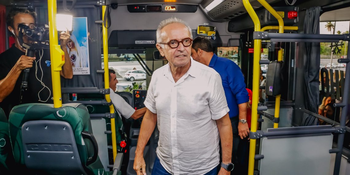 Cícero Lucena apresenta novos ônibus ‘Geladinho’, com maior conforto aos usuários de João Pessoa