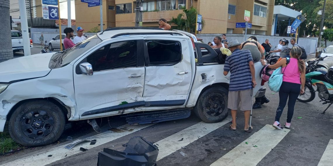 Brasileiros cruzam a fronteira de Gaza com o Egito neste domingo