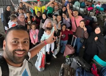 Brasileiros cruzam a fronteira de Gaza com o Egito neste domingo