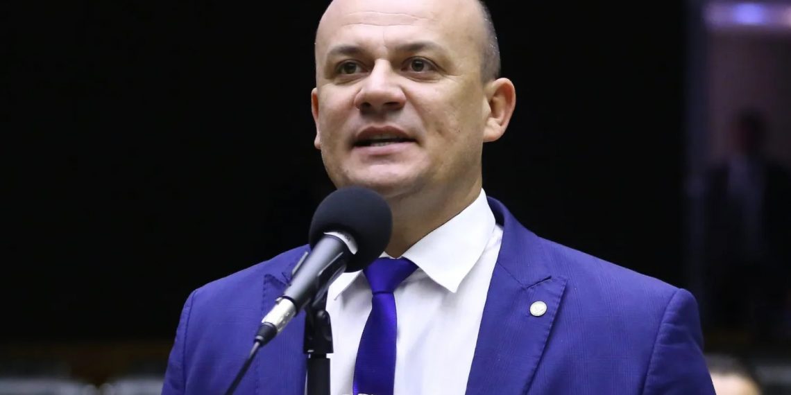 Cabo Gilberto é o único político da PB incluído na lista dos deputados federais 5 estrelas do país