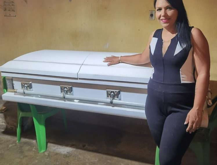 Mulher recebe urna funerária como pagamento por trabalho, na PB