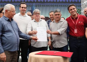 João Azevêdo autoriza implantação de 90 bancos de sementes na Paraíba