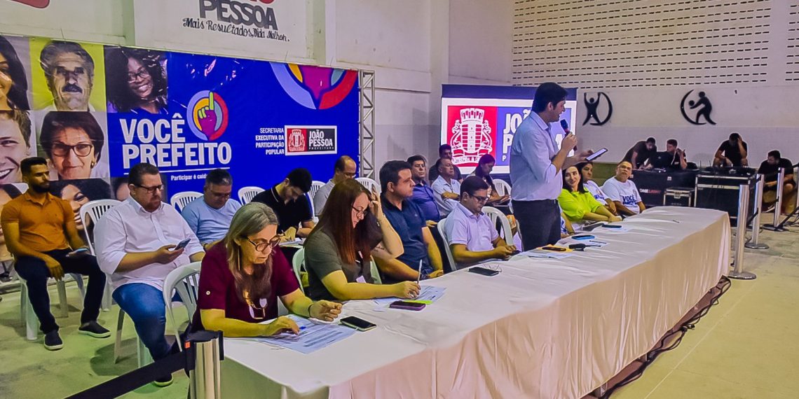 Leo Bezerra destaca gestão participativa em Audiência Pública com moradores das 4ª e 12ª Regiões