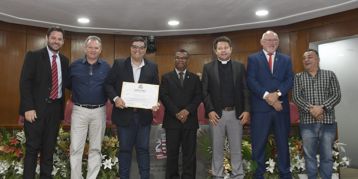CMJP concede cidadania pessoense ao comunicador Cacá Barbosa