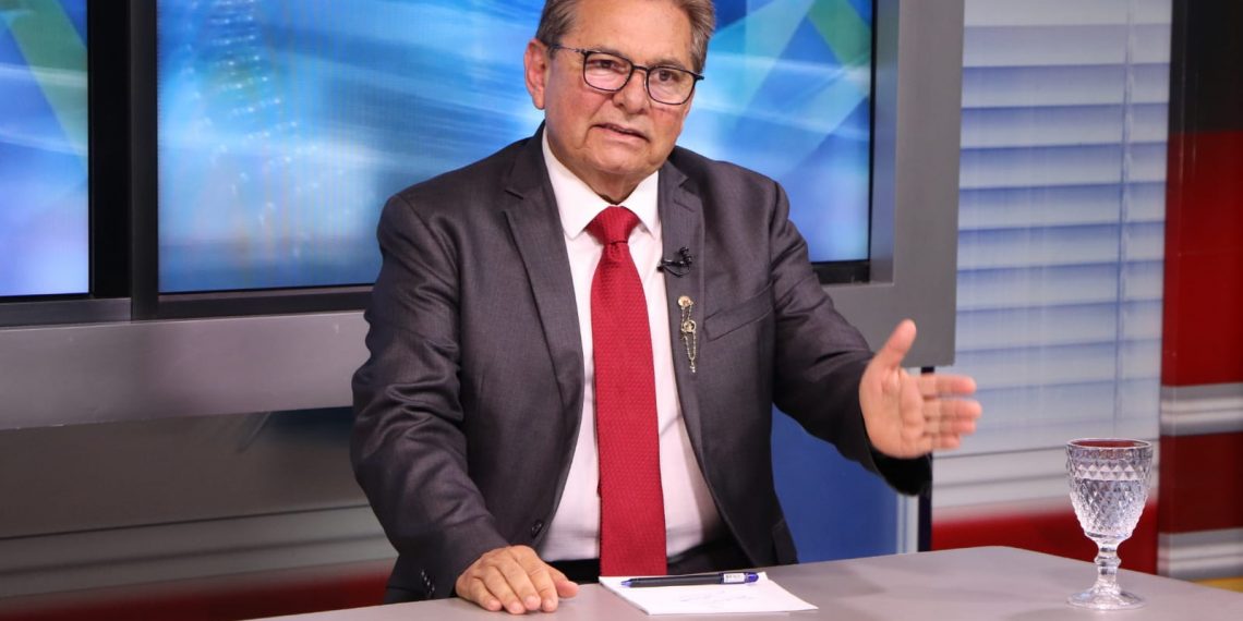 Adriano Galdino revela que Romero pediu até o início do ano para decidir se disputará PMCG pela oposição