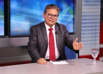 Adriano Galdino revela que Romero pediu até o início do ano para decidir se disputará PMCG pela oposição