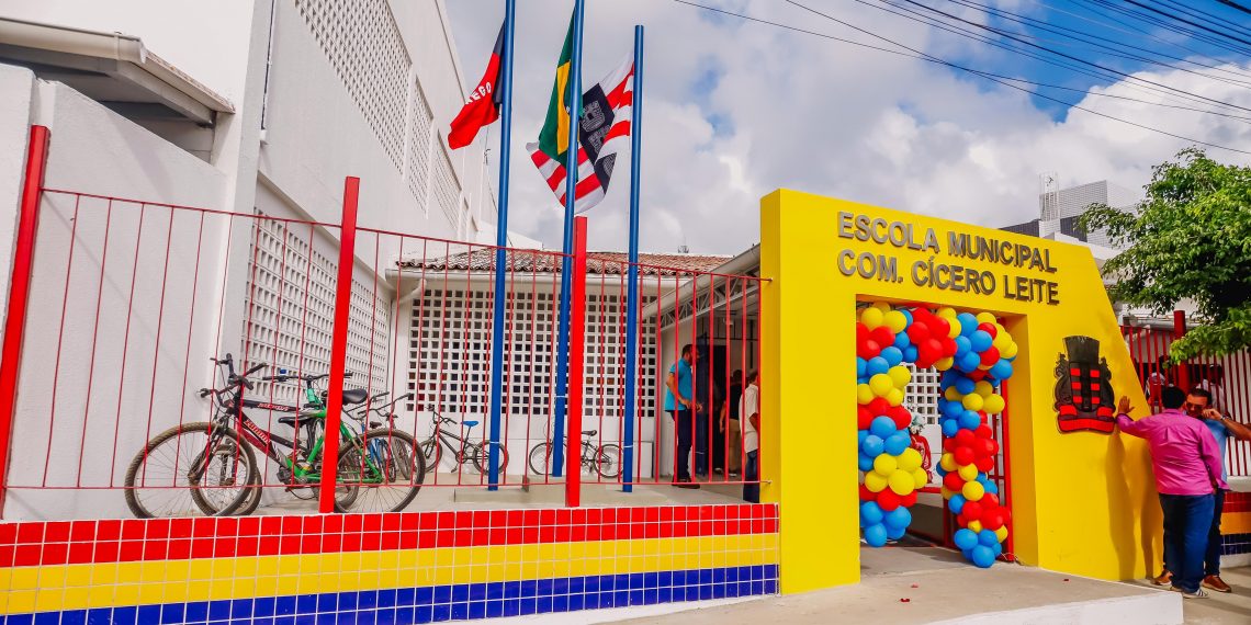 Cícero Lucena entrega 33ª unidade escolar reconstruída pela Prefeitura e destaca avanços no ensino da Capital