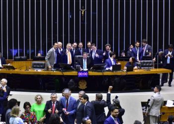 Câmara aprova texto da Reforma Tributária; confira votos dos deputados paraibanos