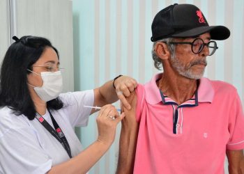 Nova dose da Bivalente contra Covid-19 é recomendada para pessoas idosas e imunocomprometidas