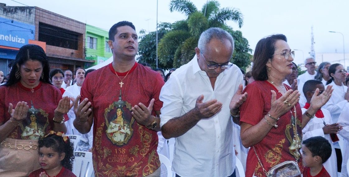 Ao lado do prefeito Ba Barros, presidente da Câmara participa da festa da padroeira de Pedras de Fogo