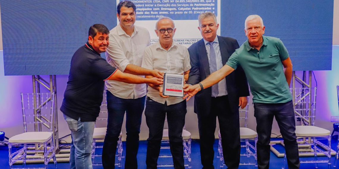 Cícero Lucena lança plataforma ‘Minha Rua Calçada’ e autoriza obras de pavimentação em mais 103 vias da Capital