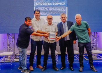 Cícero Lucena lança plataforma ‘Minha Rua Calçada’ e autoriza obras de pavimentação em mais 103 vias da Capital