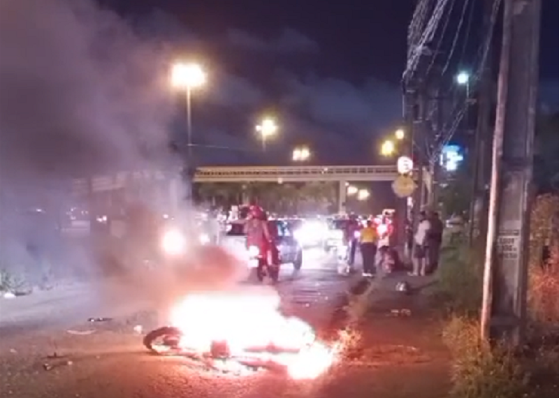 Quatro pessoas ficam feridas e moto pega fogo em acidente na BR-230, em João Pessoa