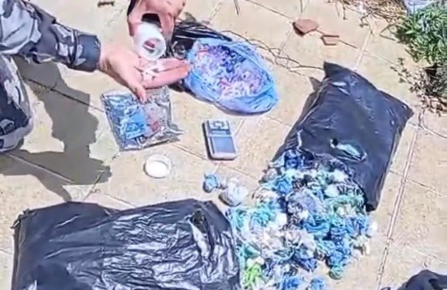 Operação policial aprende maconha, cocaína e crack no bairro de Cruz das Armas