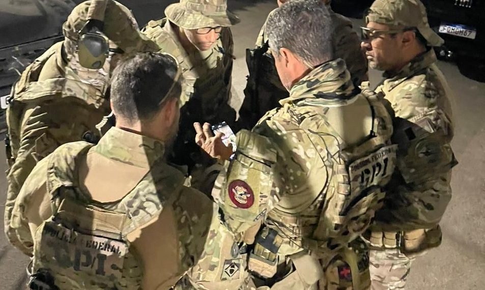 Operação da Polícia Federal prende homem por armazenar conteúdo de abuso sexual infantil, em Santa Rita