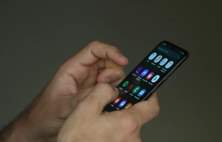 Celular Seguro: governo lança aplicativo e diz que bloqueio em caso de roubo pode ser feito a partir de quarta