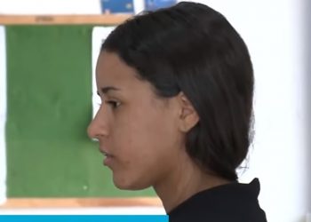 Caminhão derruba postes e interdita parte da Perimetral Sul em João Pessoa