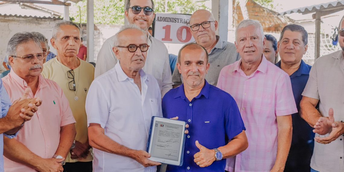 Cícero Lucena autoriza pavimentação de quatro ruas no Varjão, que terá 100% de suas vias calçadas