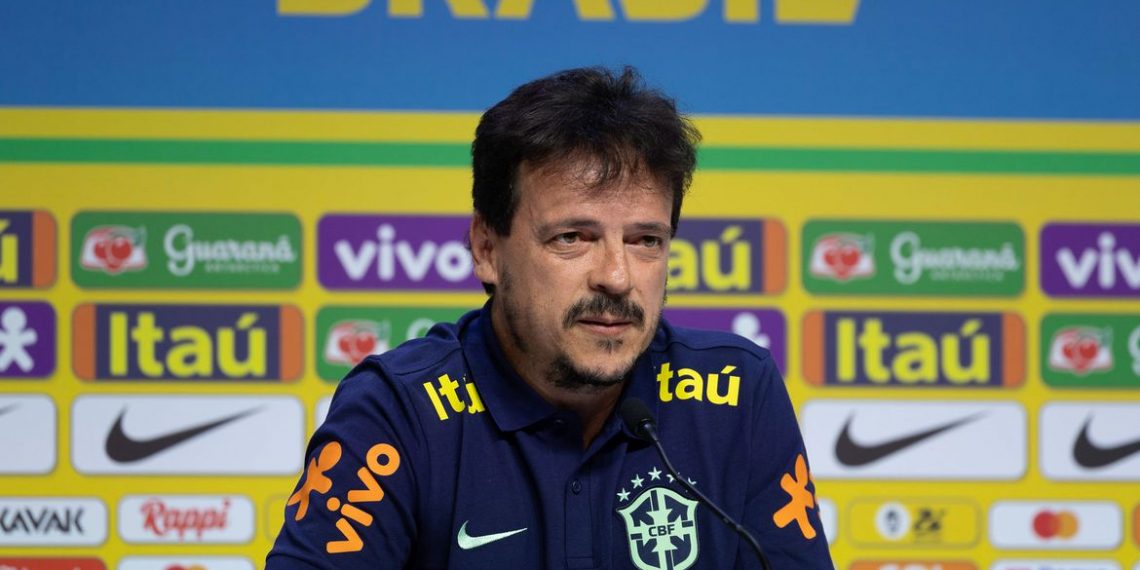 Ednaldo Rodrigues demite Fernando Diniz do cargo de técnico da seleção brasileira