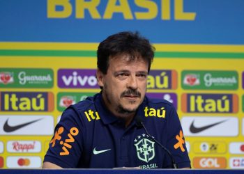 Ednaldo Rodrigues demite Fernando Diniz do cargo de técnico da seleção brasileira