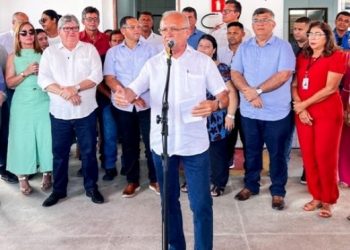 Branco agradece João Azevêdo por reforma de escola e destaca investimentos de R$ 65 milhões do Governo do Estado em Alhandra