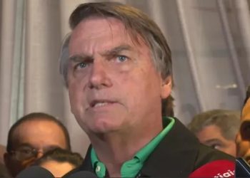 Bolsonaro condena apreensão do notebook de seu assessor paraibano: “Um absurdo”