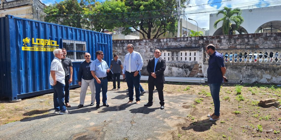 Presidente da CMJP visita obras de construção da nova sede
